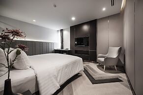 VIX Bangkok at Victory Monument