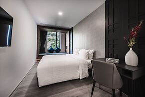 VIX Bangkok at Victory Monument