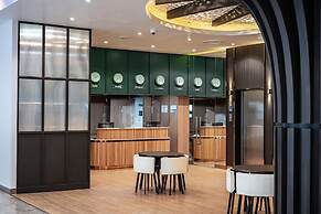 VIX Bangkok at Victory Monument