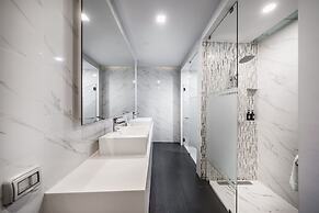 VIX Bangkok at Victory Monument