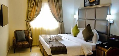 Class Suites Signature