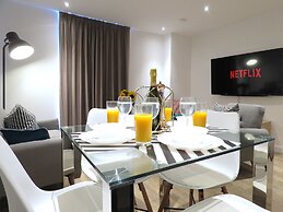 Tudors eSuite Grand Central Aparthotel