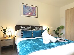 Tudors eSuite Grand Central Aparthotel