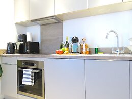 Tudors eSuite Grand Central Aparthotel