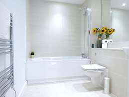 Tudors eSuite Grand Central Aparthotel