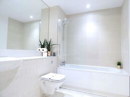 Tudors eSuite Grand Central Aparthotel