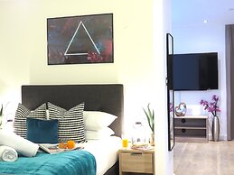 Tudors eSuite Grand Central Aparthotel