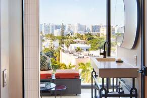 Moxy Miami South Beach