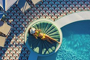 Moxy Miami South Beach