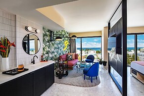 Moxy Miami South Beach