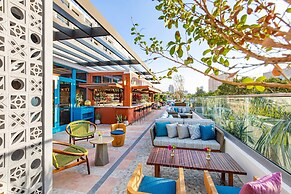 Moxy Miami South Beach