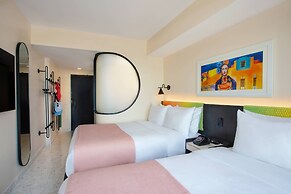 Moxy Miami South Beach