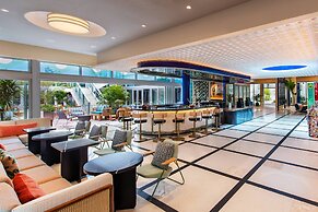 Moxy Miami South Beach