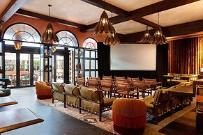 Moxy Miami South Beach