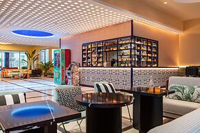 Moxy Miami South Beach