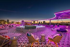 Moxy Miami South Beach