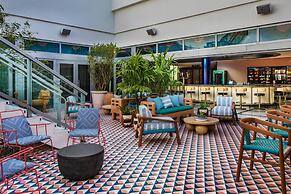 Moxy Miami South Beach