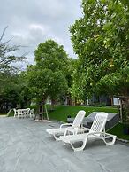 Saksiam Lakeside Resort