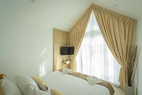 Saksiam Lakeside Resort