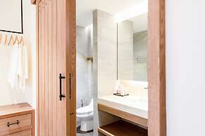 Saksiam Lakeside Resort