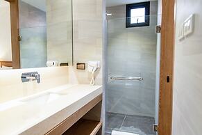 Saksiam Lakeside Resort