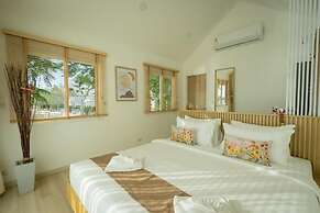 Saksiam Lakeside Resort