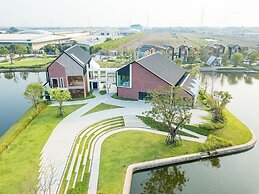 Saksiam Lakeside Resort