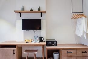 Saksiam Lakeside Resort