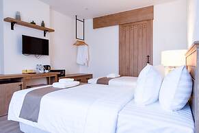 Saksiam Lakeside Resort