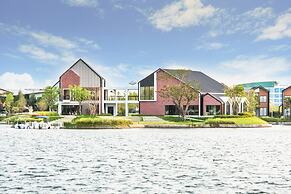 Saksiam Lakeside Resort