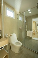 Saksiam Lakeside Resort