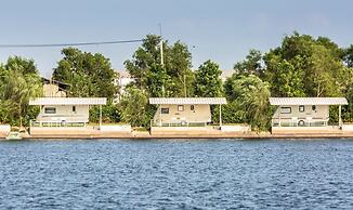 Saksiam Lakeside Resort