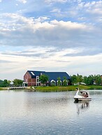 Saksiam Lakeside Resort