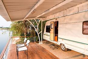 Saksiam Lakeside Resort