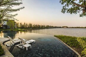 Saksiam Lakeside Resort