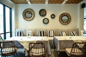 Saksiam Lakeside Resort