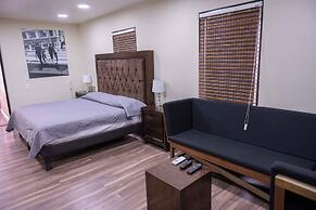 Modern Loft Apartment for two People With Invoice