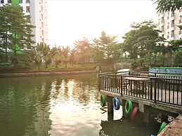 Apartment Green Lake View Ciputat by Celebrity Room