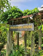 Muchshima House