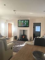 Rose Cottage Captivating 1-bed Cottage in Bangor