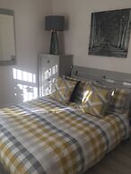 Rose Cottage Captivating 1-bed Cottage in Bangor