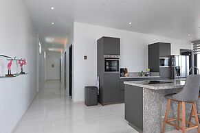 Gray Door Apartments - Adults Only