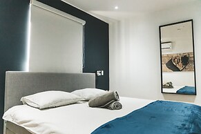 Gray Door Apartments - Adults Only