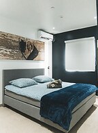 Gray Door Apartments - Adults Only