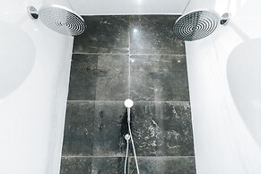 Gray Door Apartments - Adults Only