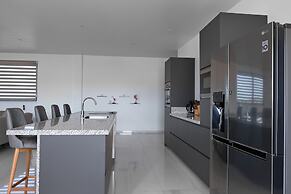 Gray Door Apartments - Adults Only