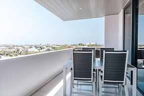 Gray Door Apartments - Adults Only