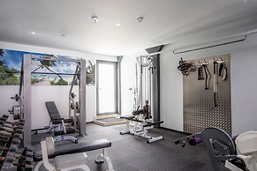 Gray Door Apartments - Adults Only