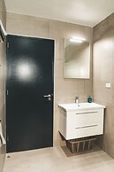 Gray Door Apartments - Adults Only