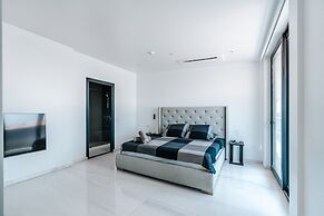 Gray Door Apartments - Adults Only